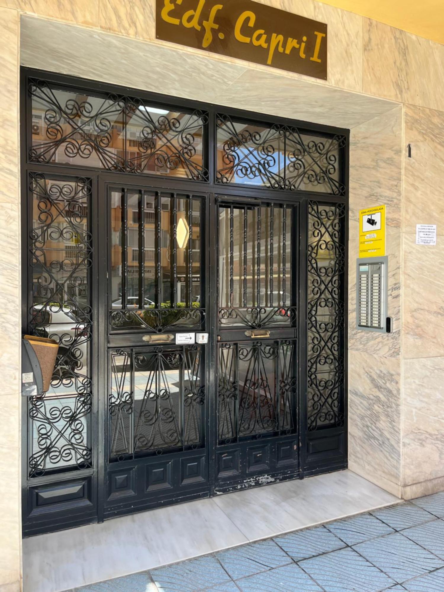 Amaner Capri Apartment Torre Del Mar Exterior foto